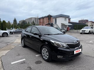 2017 Kia Rio III Рестайлинг, чёрный, 1300000 рублей, вид 3