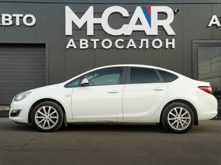 2013 Opel Astra J Рестайлинг, белый, 840000 рублей, вид 4