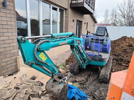 1999 Komatsu PC15, синий, 1680000 рублей, вид 2