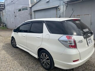 2014 Honda Fit Shuttle I Рестайлинг, белый, 850000 рублей, вид 4