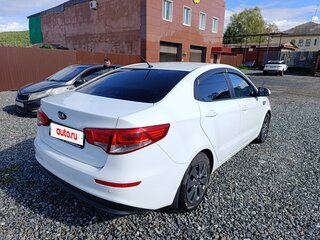2016 Kia Rio III Рестайлинг, белый, 820000 рублей, вид 4