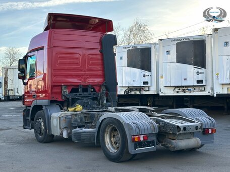 2017 Mercedes-Benz Actros, красный, 4200000 рублей, вид 4