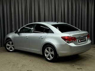 2011 Chevrolet Cruze I, серебристый, 699888 рублей, вид 3