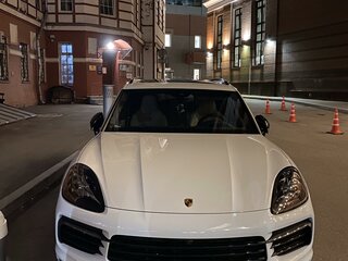 2019 Porsche Cayenne S III, белый, 8300000 рублей, вид 1