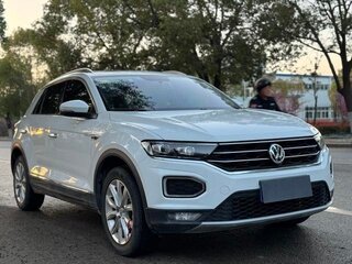 2021 Volkswagen T-Roc I, белый, 1700000 рублей, вид 3