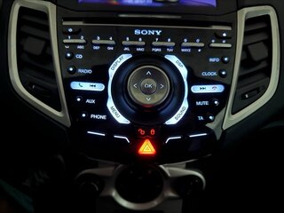 2011 Ford Fiesta Mk6, белый, 850000 рублей, вид 4