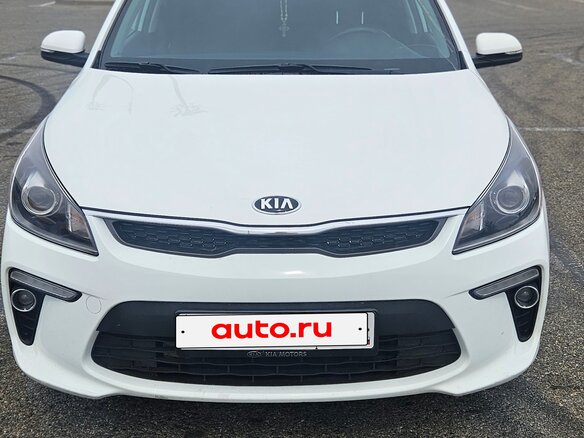 2017 Kia Rio IV, белый, 1230000 рублей - вид 1
