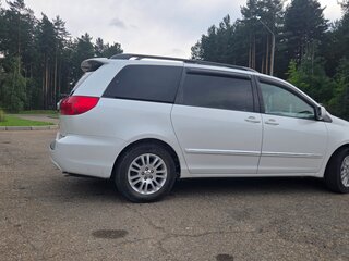 2007 Toyota Sienna II Рестайлинг, белый, 1900000 рублей, вид 5