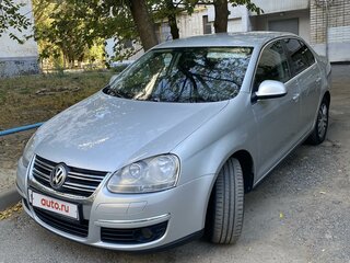 2010 Volkswagen Jetta V, серебристый, 579000 рублей, вид 1
