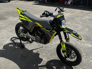 2020 Husqvarna 701 Supermoto, зелёный, 950000 рублей, вид 5