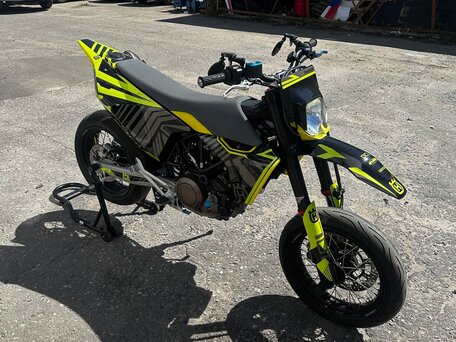 2020 Husqvarna 701 Supermoto, зелёный, 950000 рублей, вид 5