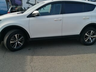 2017 Toyota RAV4 IV (XA40) Рестайлинг, белый, 2580000 рублей, вид 3
