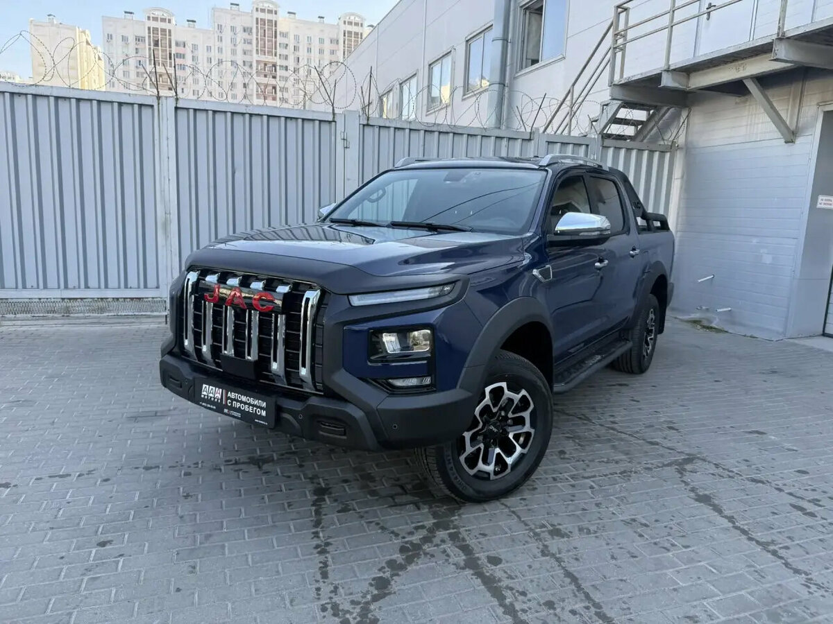 Открыть фотографии: JAC T9