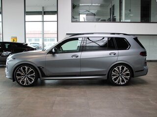 2025 BMW X7 M60i I (G07) Рестайлинг, серый, 23730000 рублей, вид 2