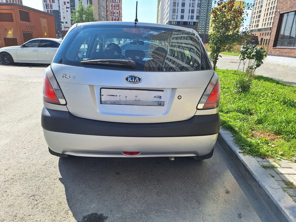 2005 Kia Rio II, серебристый, 430000 рублей - вид 5