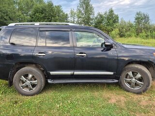 2014 Toyota Land Cruiser 200 Series Рестайлинг 1, чёрный, 3700000 рублей, вид 4