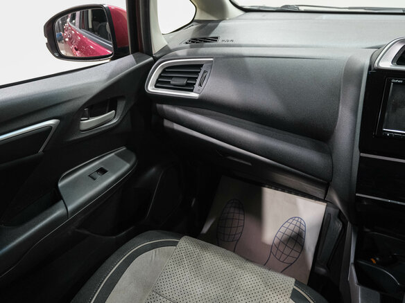2019 Honda Fit III Рестайлинг, красный - вид 14