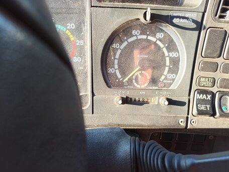 1989 Scania 93, красный, 550000 рублей, вид 4