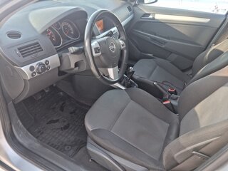 2011 Opel Astra H Рестайлинг, серебристый, 440000 рублей, вид 5