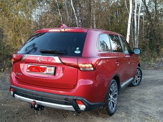 2017 Mitsubishi Outlander III Рестайлинг 2, пурпурный, 2650000 рублей, вид 4