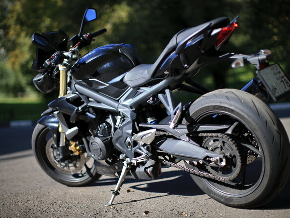 2013 Triumph Street Triple, чёрный, 615000 рублей - вид 2