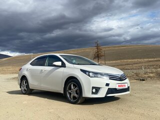 2013 Toyota Corolla XI (E160, E170, E180), белый, 1200000 рублей, вид 3