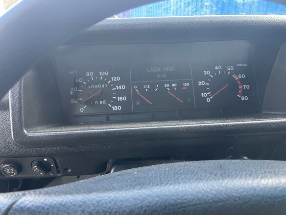 1999 Lada (ВАЗ) 2121 (4x4) I Рестайлинг, белый, 420000 рублей - вид 3
