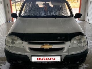 2011 Chevrolet Niva I Рестайлинг, серебристый, 460000 рублей, вид 4