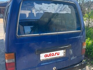 1989 Nissan Urvan III (E24), синий, 170000 рублей, вид 3