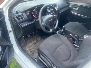 2016 Kia Rio III Рестайлинг, белый, 1000000 рублей, вид 5