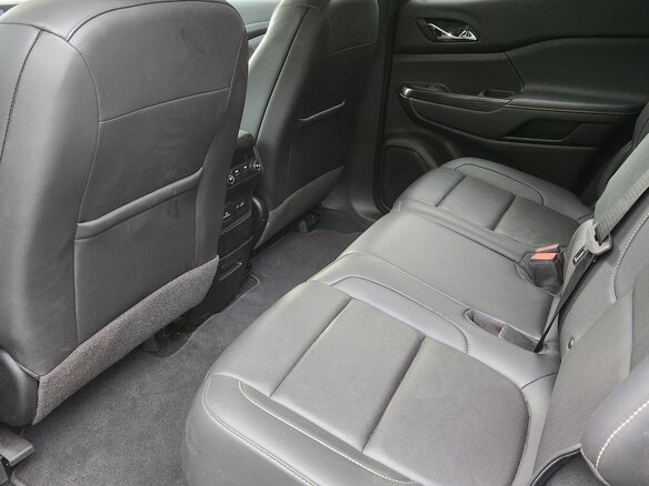 2023 GMC Acadia II Рестайлинг, чёрный, 3733333 рублей - вид 13