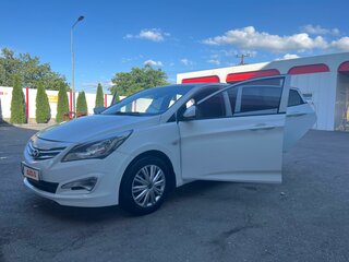 2016 Hyundai Solaris I Рестайлинг, белый, 1250000 рублей, вид 2