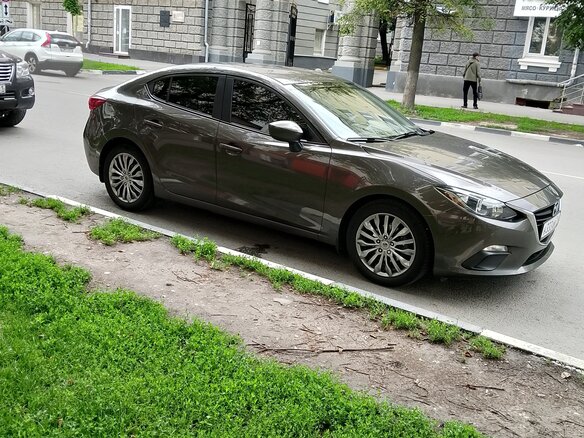 2016 Mazda 3 III (BM), серый, 1570000 рублей