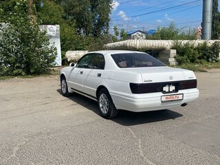 1993 Toyota Crown IX (S140), белый, 500000 рублей, вид 2
