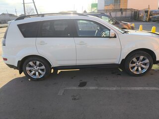 2011 Mitsubishi Outlander II Рестайлинг, белый, 1350000 рублей, вид 5