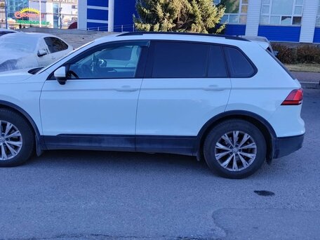2018 Volkswagen Tiguan II, белый, 2150000 рублей, вид 4