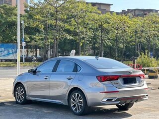 2021 Kia K3 II (China Market), серебристый, 1600000 рублей, вид 5