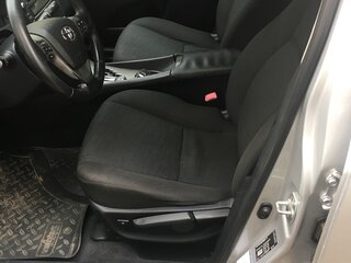 2009 Toyota Avensis III, серебристый, 820000 рублей, вид 4