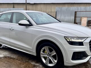 2019 Audi Q8 55 TFSI I (4M), белый, 7250000 рублей, вид 3