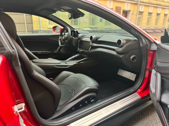 2019 Ferrari GTC4Lusso, пурпурный, 22500000 рублей - вид 9