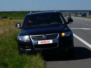 2009 Volkswagen Touareg I Рестайлинг, чёрный, 830000 рублей, вид 1