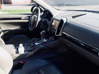 2010 Porsche Cayenne S II (958), чёрный, 2110708 рублей, вид 3