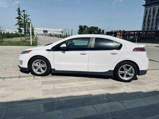 2013 Chevrolet Volt I, белый, 1400000 рублей, вид 3