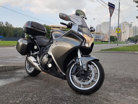 2013 Honda VFR 1200, серый, 1350000 рублей, вид 1