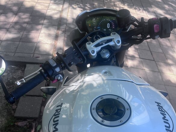 2019 Triumph Speed Triple, белый, 750000 рублей - вид 1
