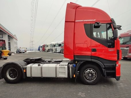 2016 Iveco Stralis, красный, 2600000 рублей, вид 5
