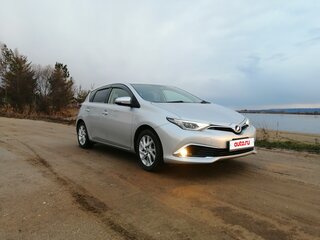 2015 Toyota Auris II Рестайлинг, серебристый, 1400000 рублей, вид 5