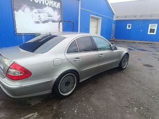 2004 Mercedes-Benz E-Класс 320 III (W211, S211), белый, 1300000 рублей, вид 4