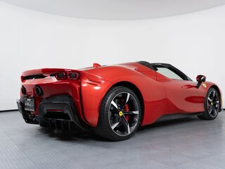 2022 Ferrari SF90 Spider, красный, 63321225 рублей, вид 5