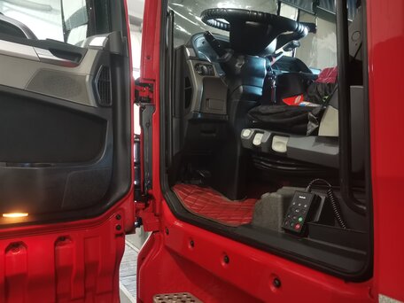 2012 MAN TGX, красный, 7000000 рублей, вид 3